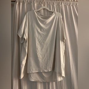 Lululemon Back in Action tee